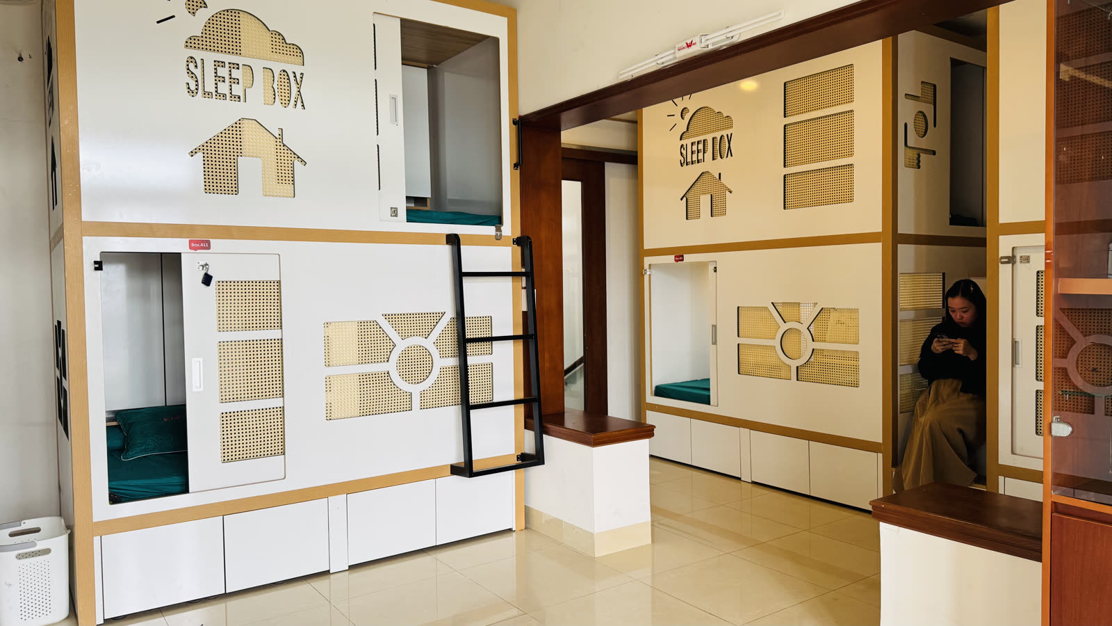 Lối đi trong khu sleepbox đang thi công