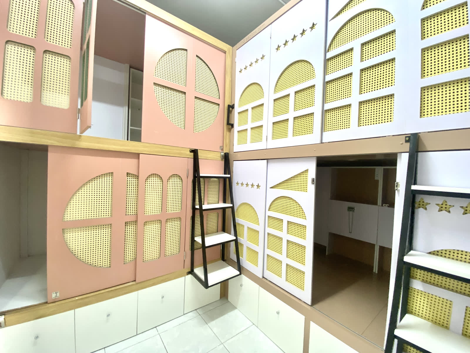 Đèn Và Ánh Sáng Trong Khoang Sleepbox Làm Sao Cho Đúng