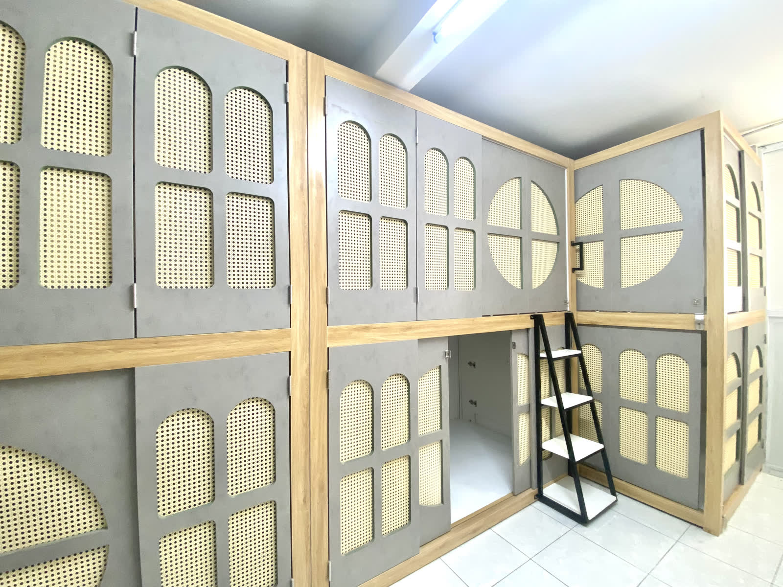 Khoang ngủ đón nhiều lượt khách trong khu sleepbox